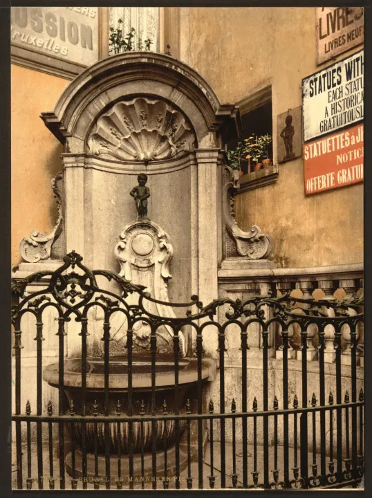 Manneken Pis an seinem Stammplatz